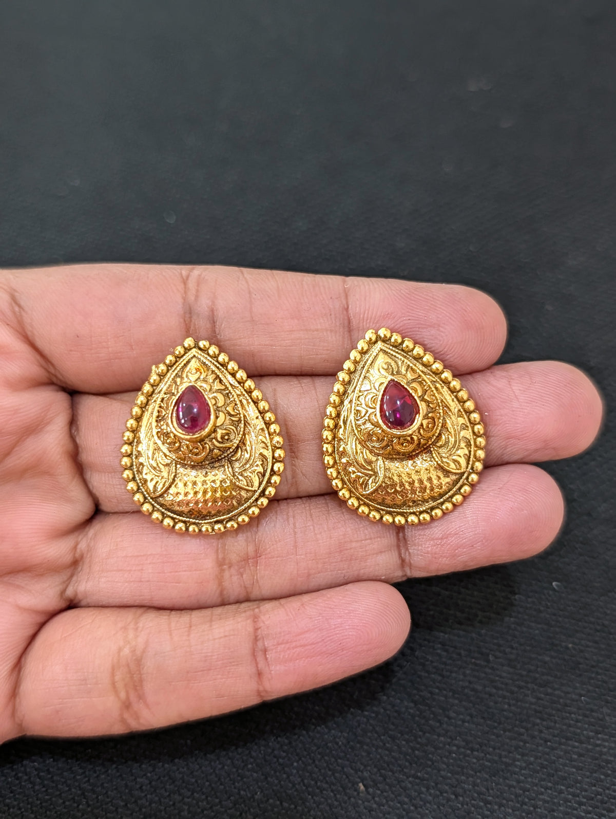 Teardrop Pendant Chain Stud set