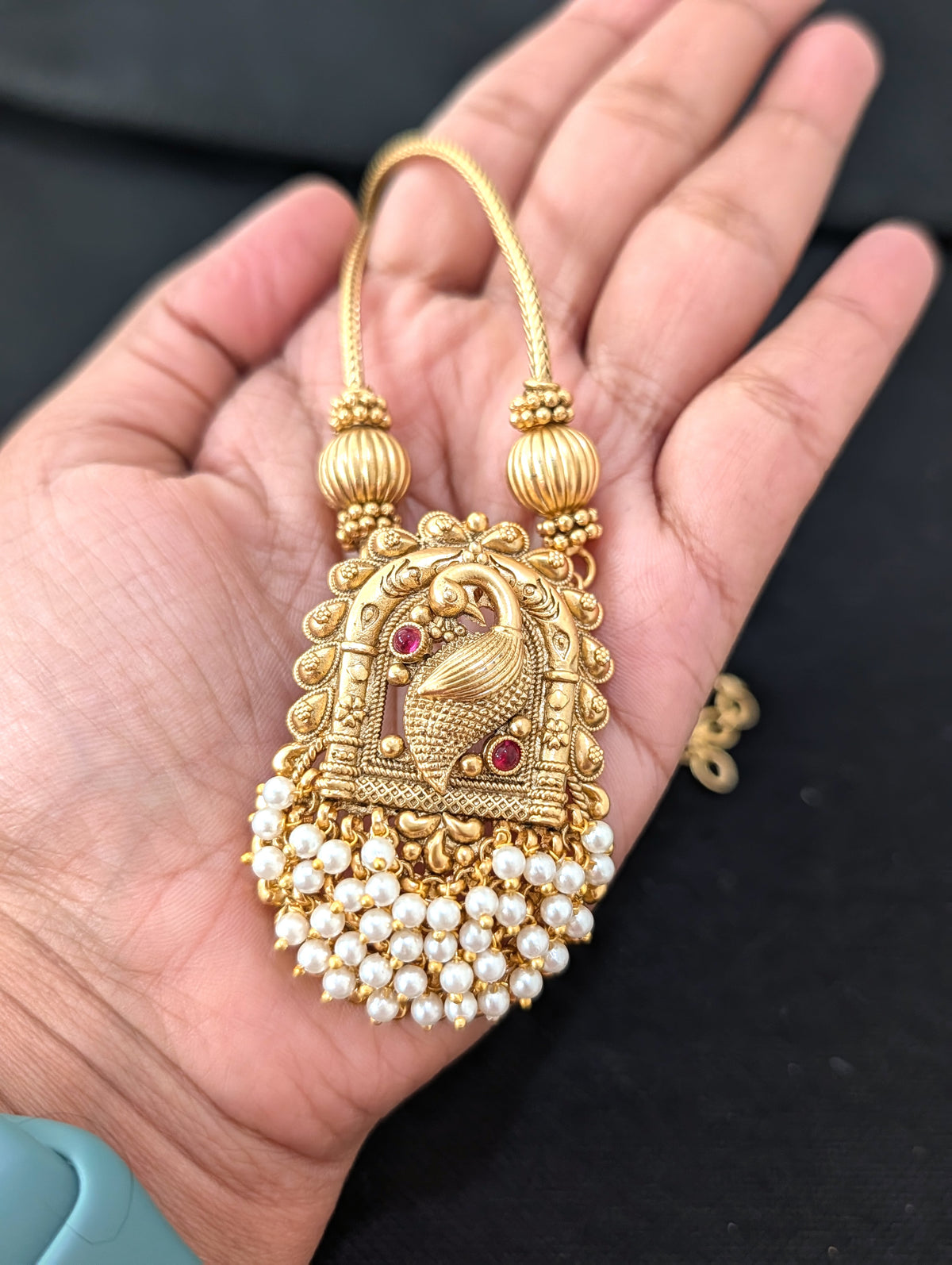 Pearl hand setted Peacock Pendant Chain Stud set