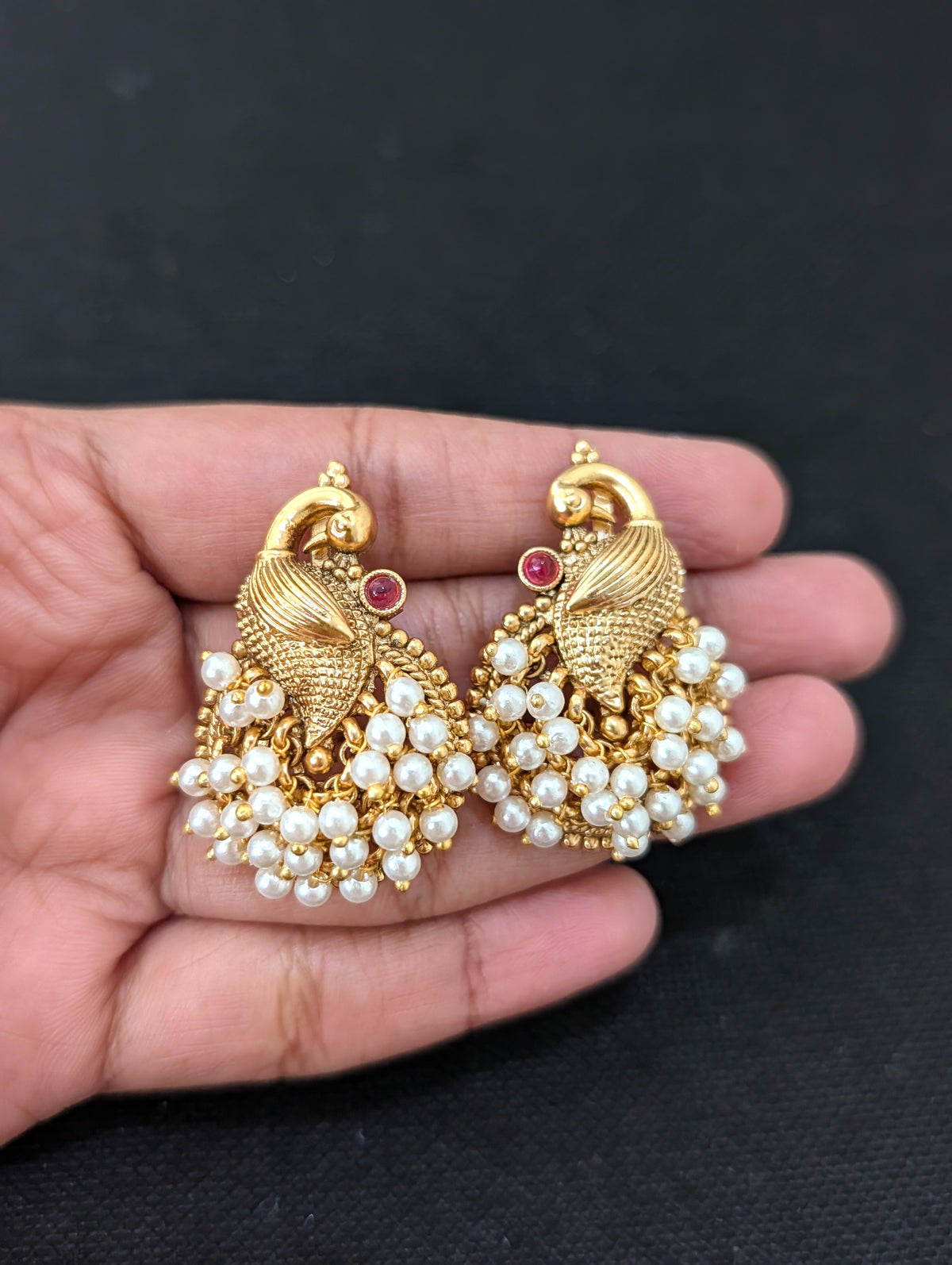 Pearl hand setted Peacock Pendant Chain Stud set