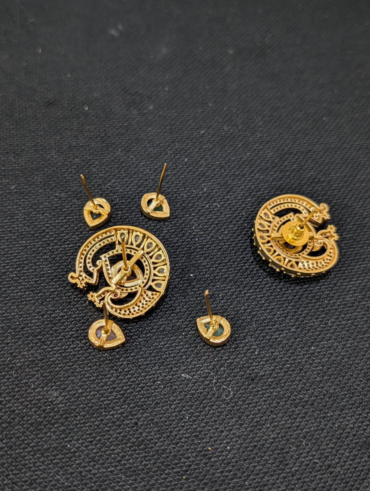 5 colors changing Antique Peacock Stud Earrings