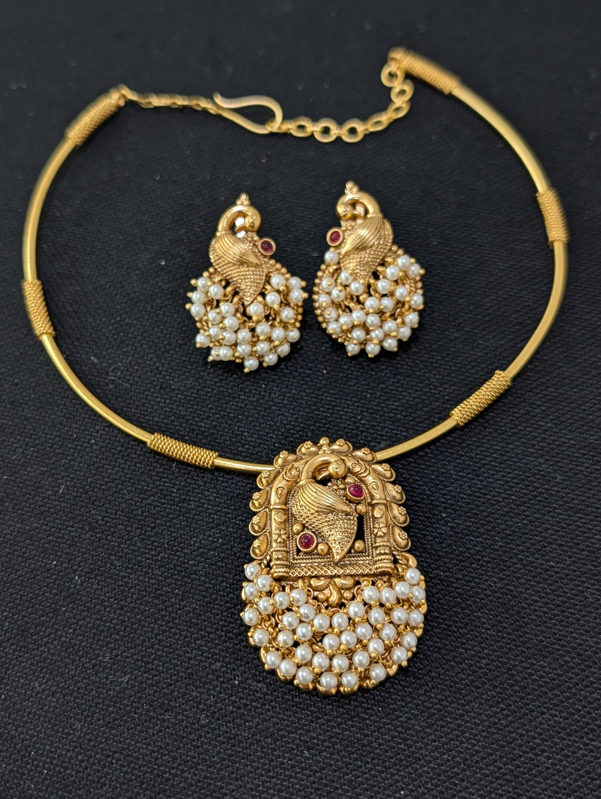 Hasli Peacock design Pearl Choker set