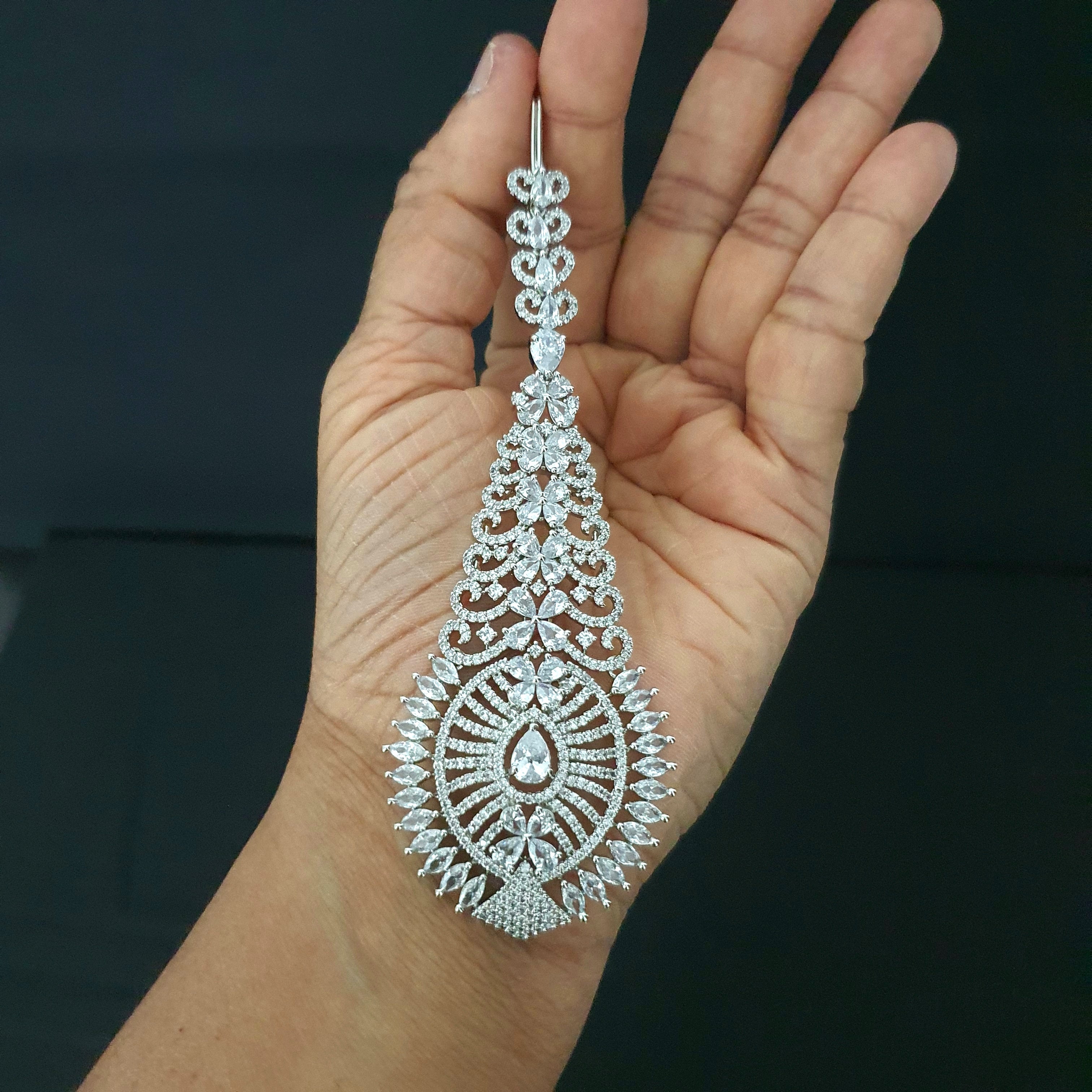 Diamond maang tikka on sale designs