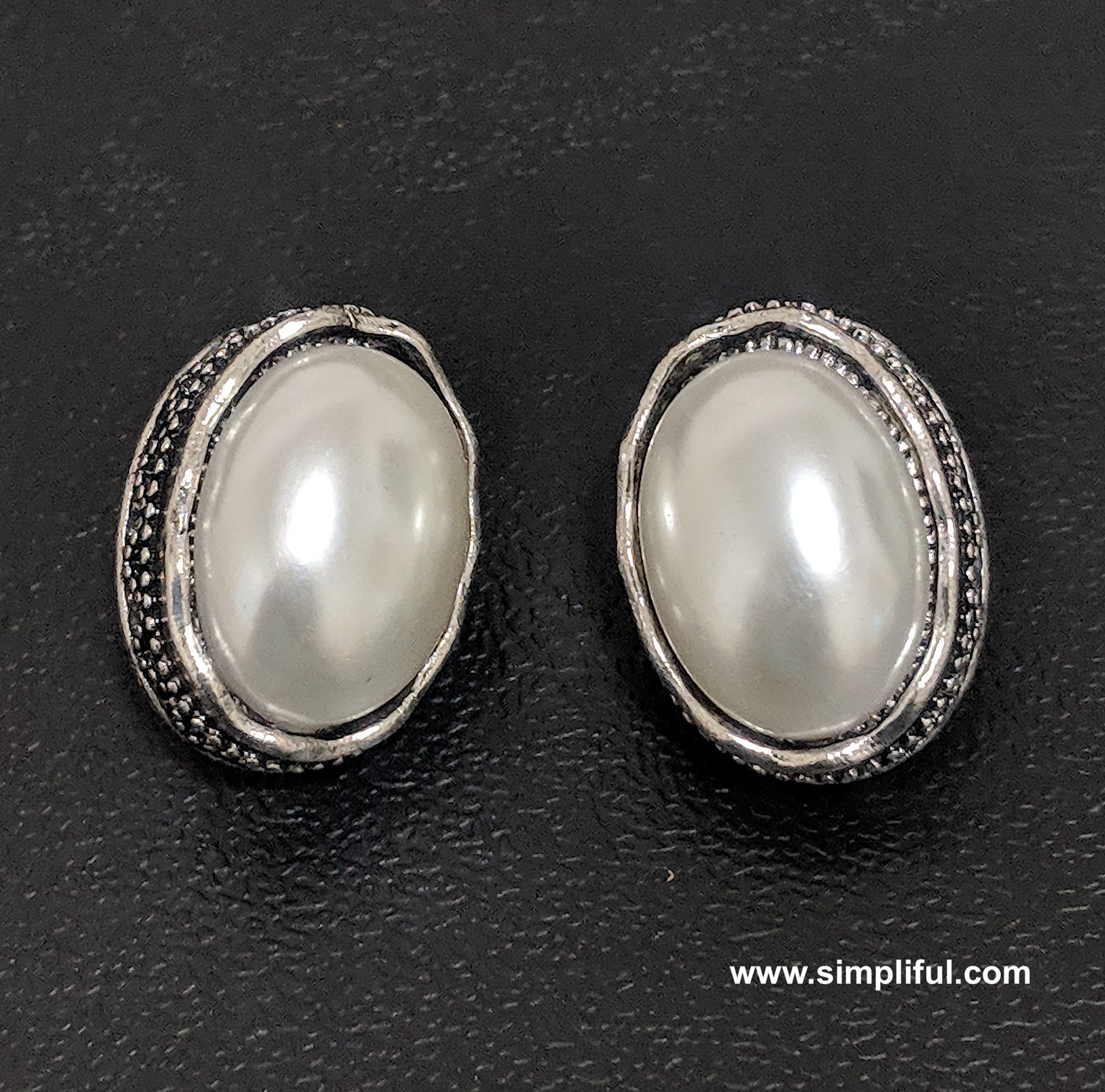 Oval faux pearl Stud Earring - Simpliful