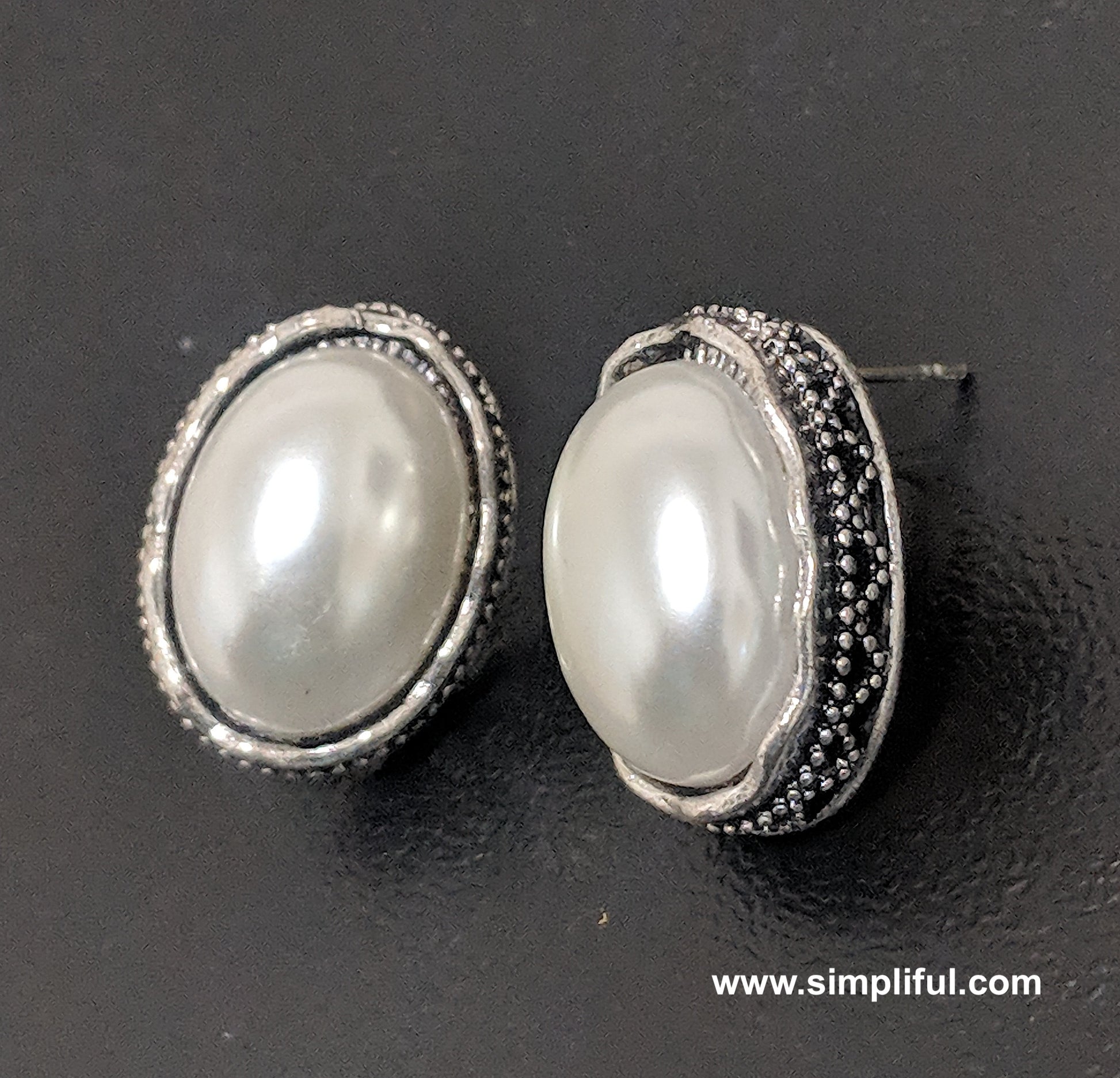 Oval faux pearl Stud Earring - Simpliful