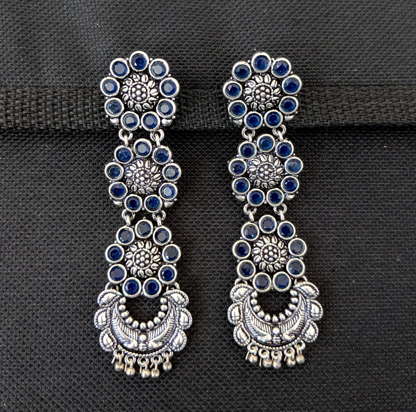 Triple flower linked arc design oxidized Dangle earrings