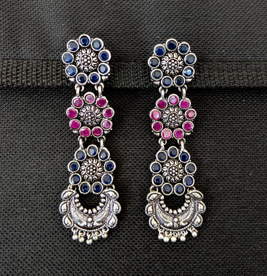 Triple flower linked arc design oxidized Dangle earrings