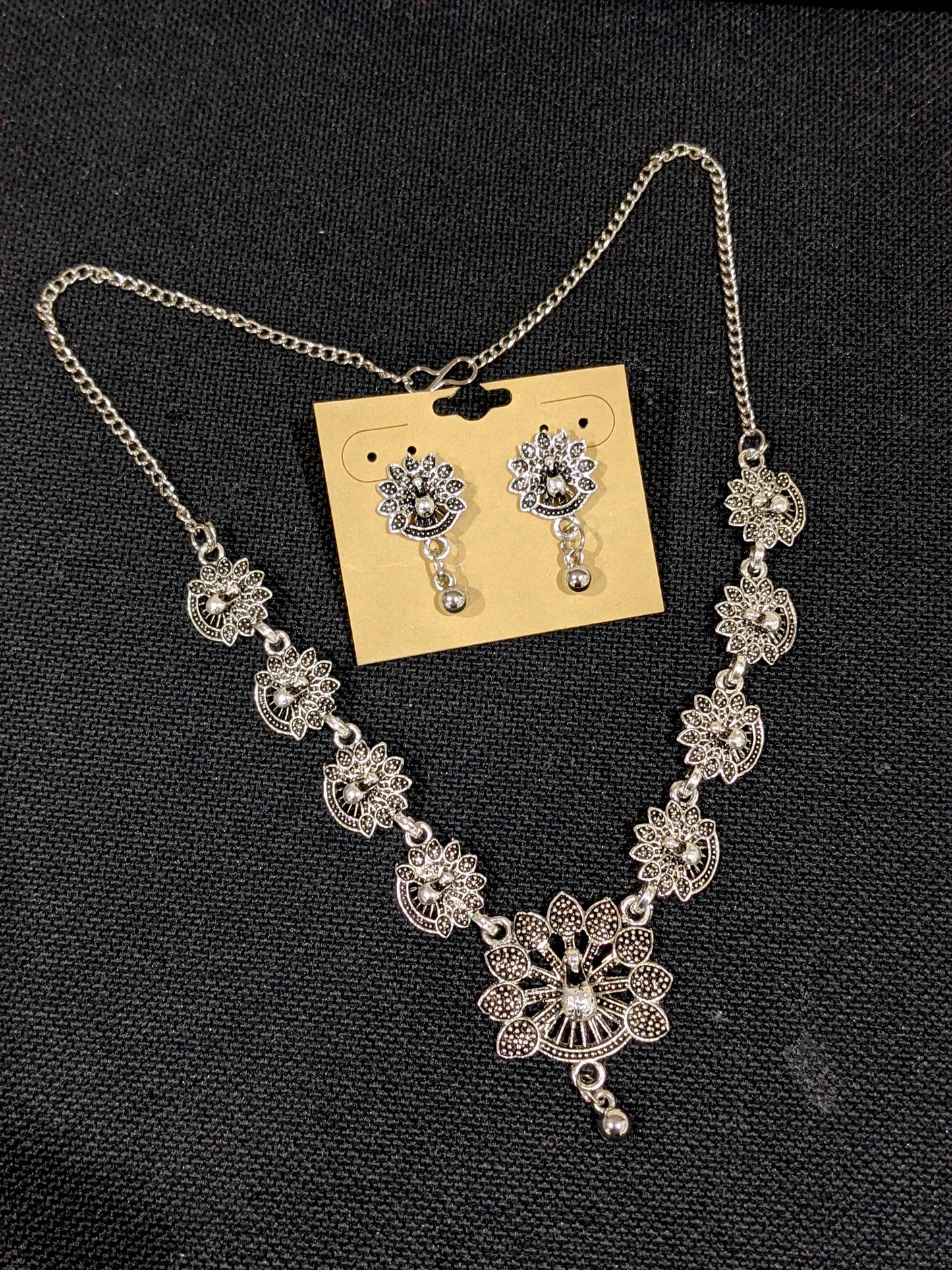 Oxidized Silver Simple Choker necklace and Stud Earrings set