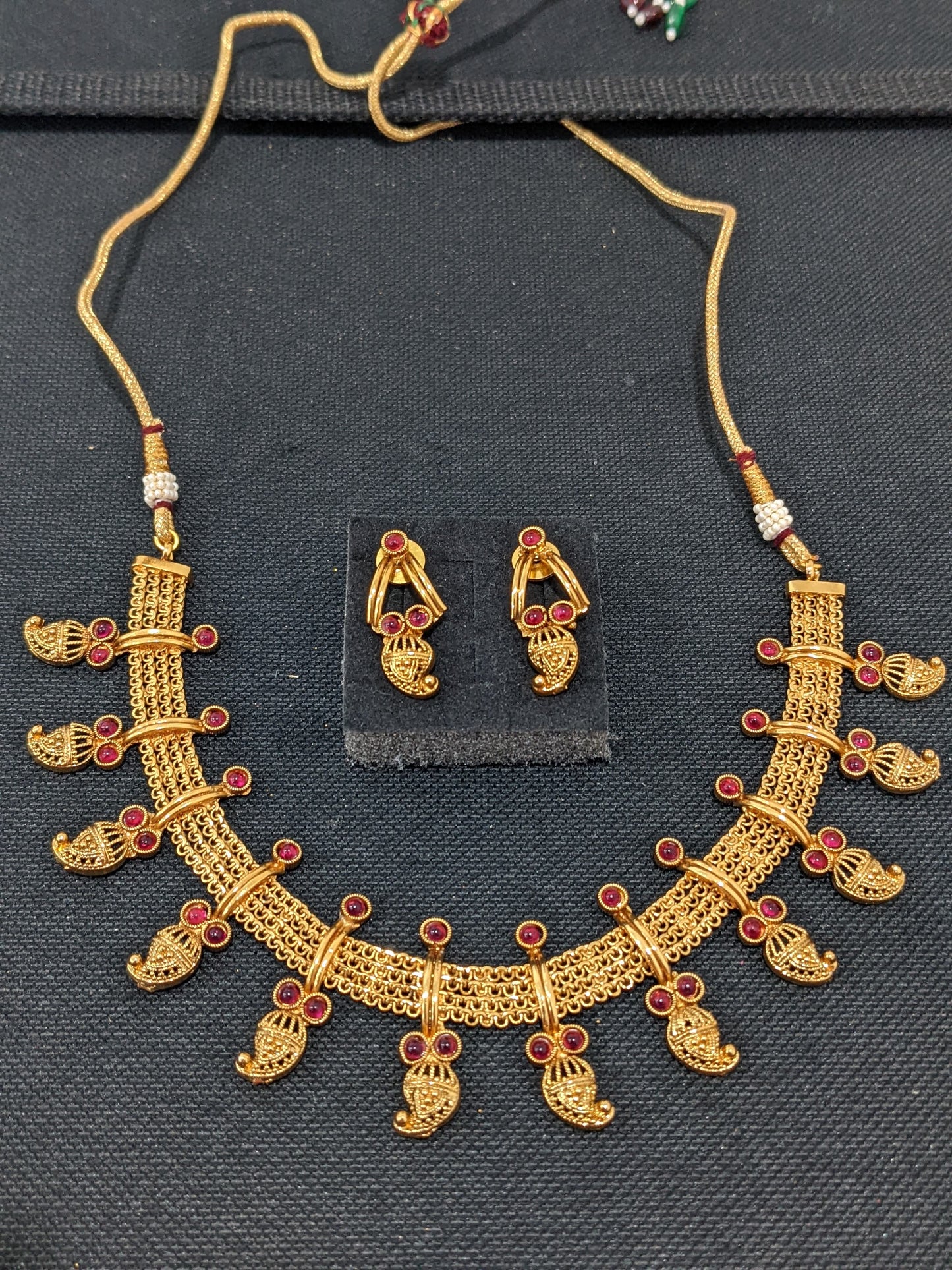 Mango design Kemp Choker Necklace and Earrings set