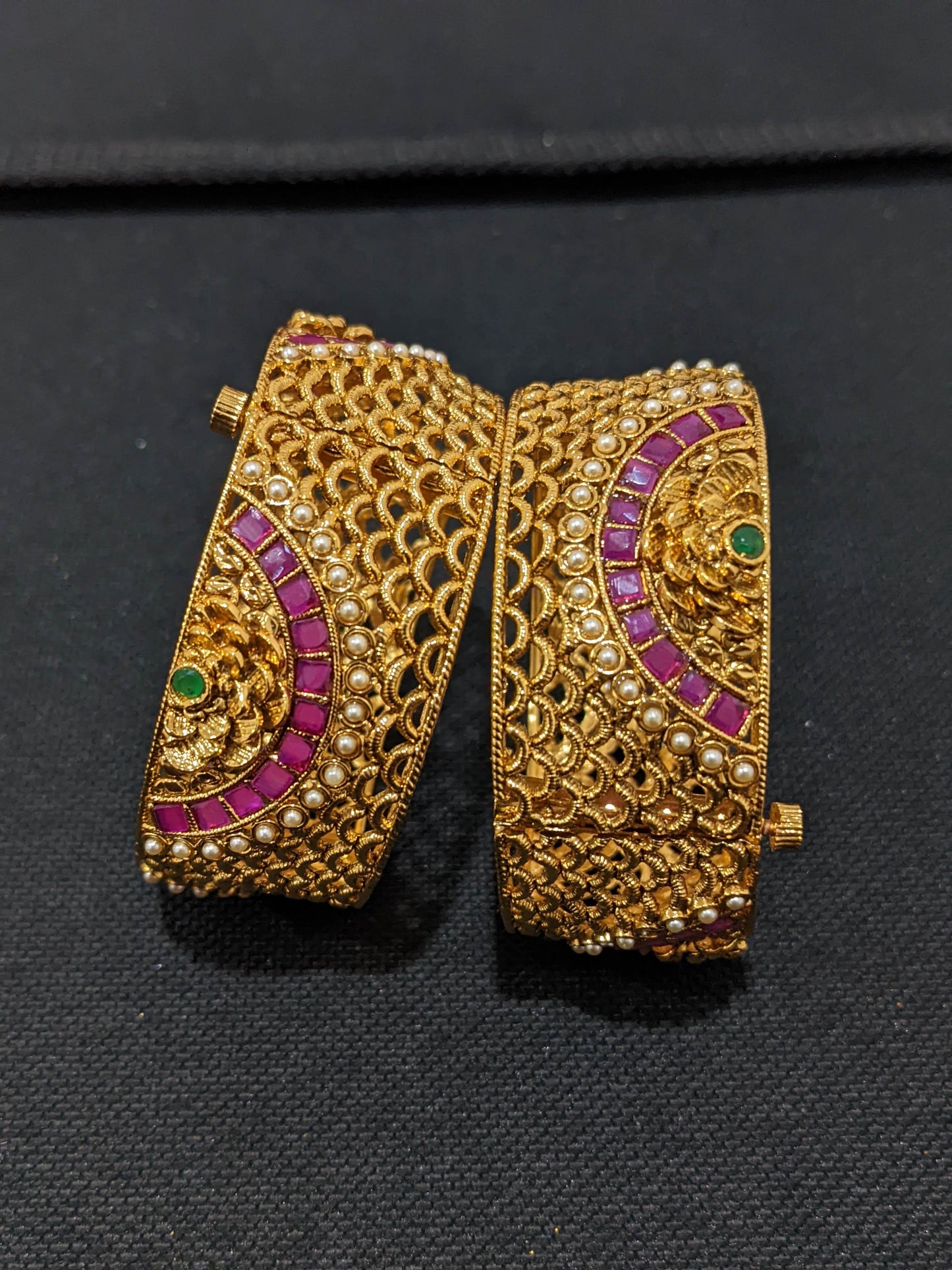 Semicircle design Openable Traditional Broad Bangles