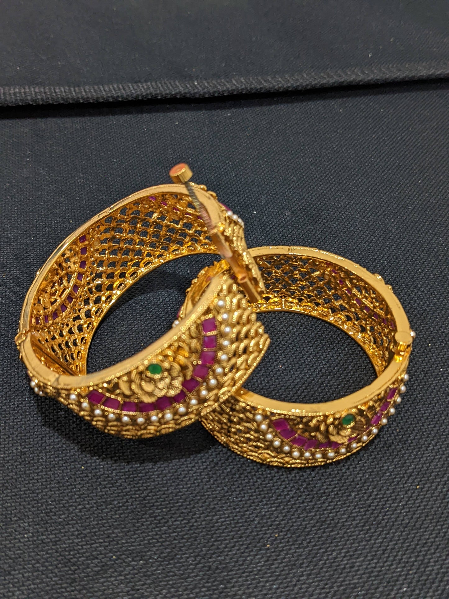 Semicircle design Openable Traditional Broad Bangles