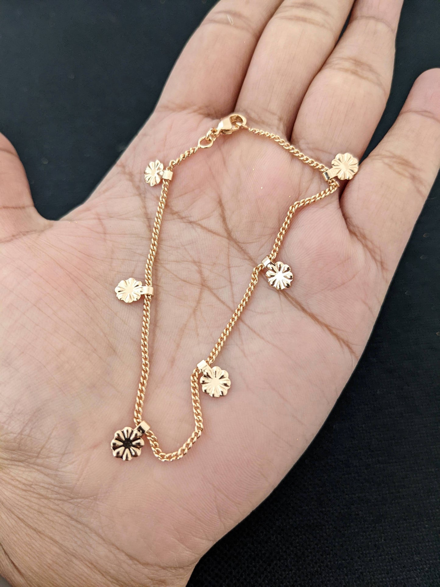 Flower charm dangling chain Bracelet