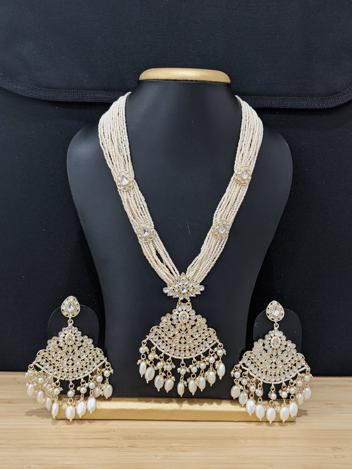 Glass Kundan Haar Necklace and XL Earrings set