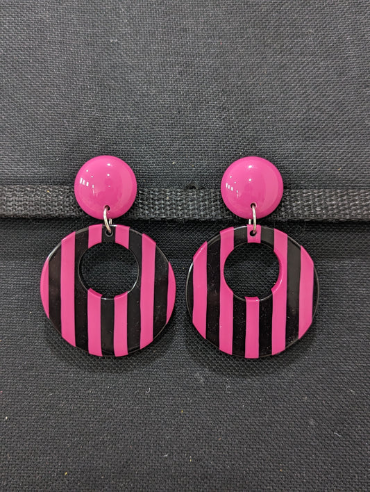 Vertical lined colorful plastic earrings