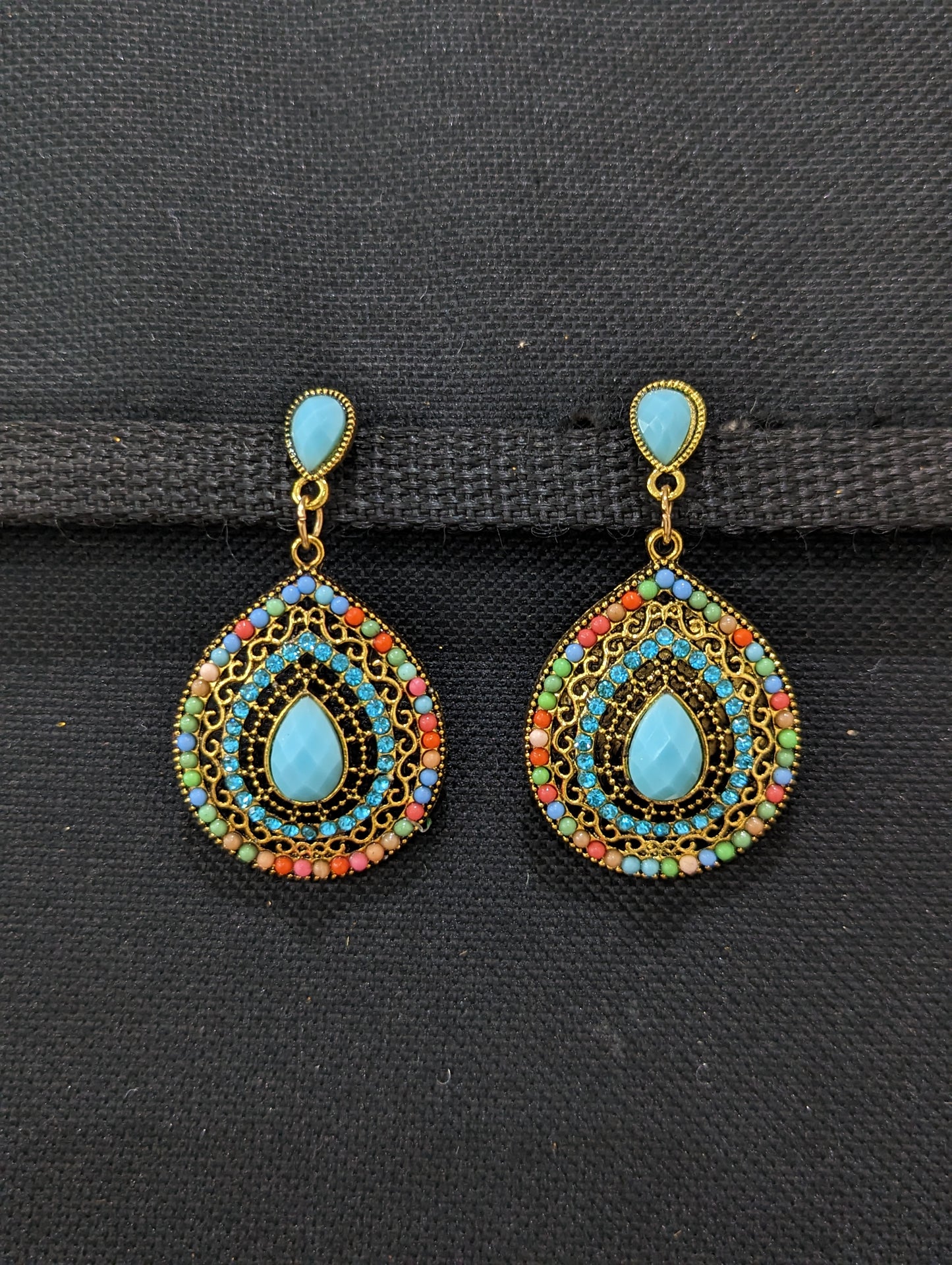 Resin beads antique gold earring - Simpliful