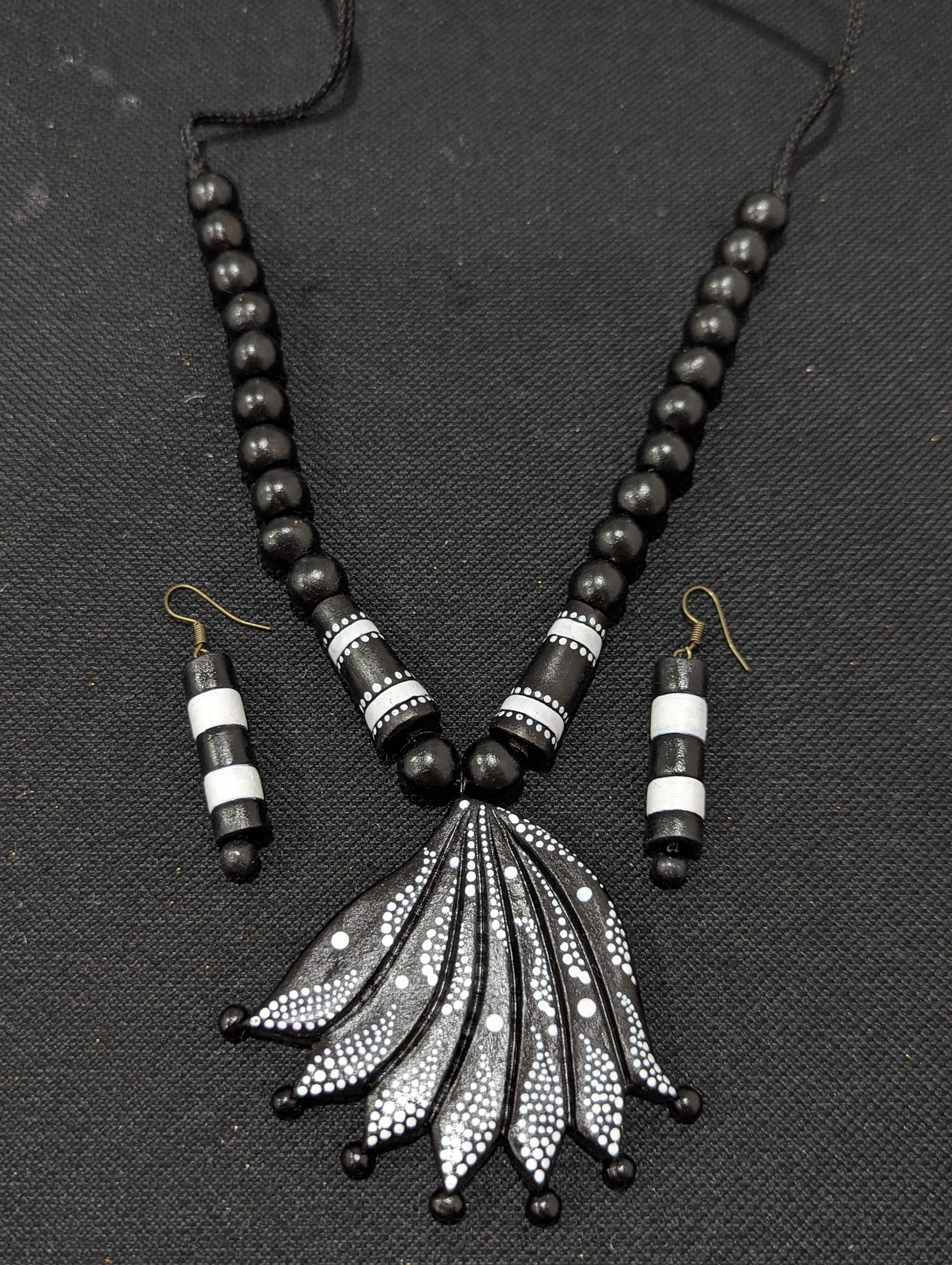 Terracotta designer pendant Necklace and earrings Set - Simpliful