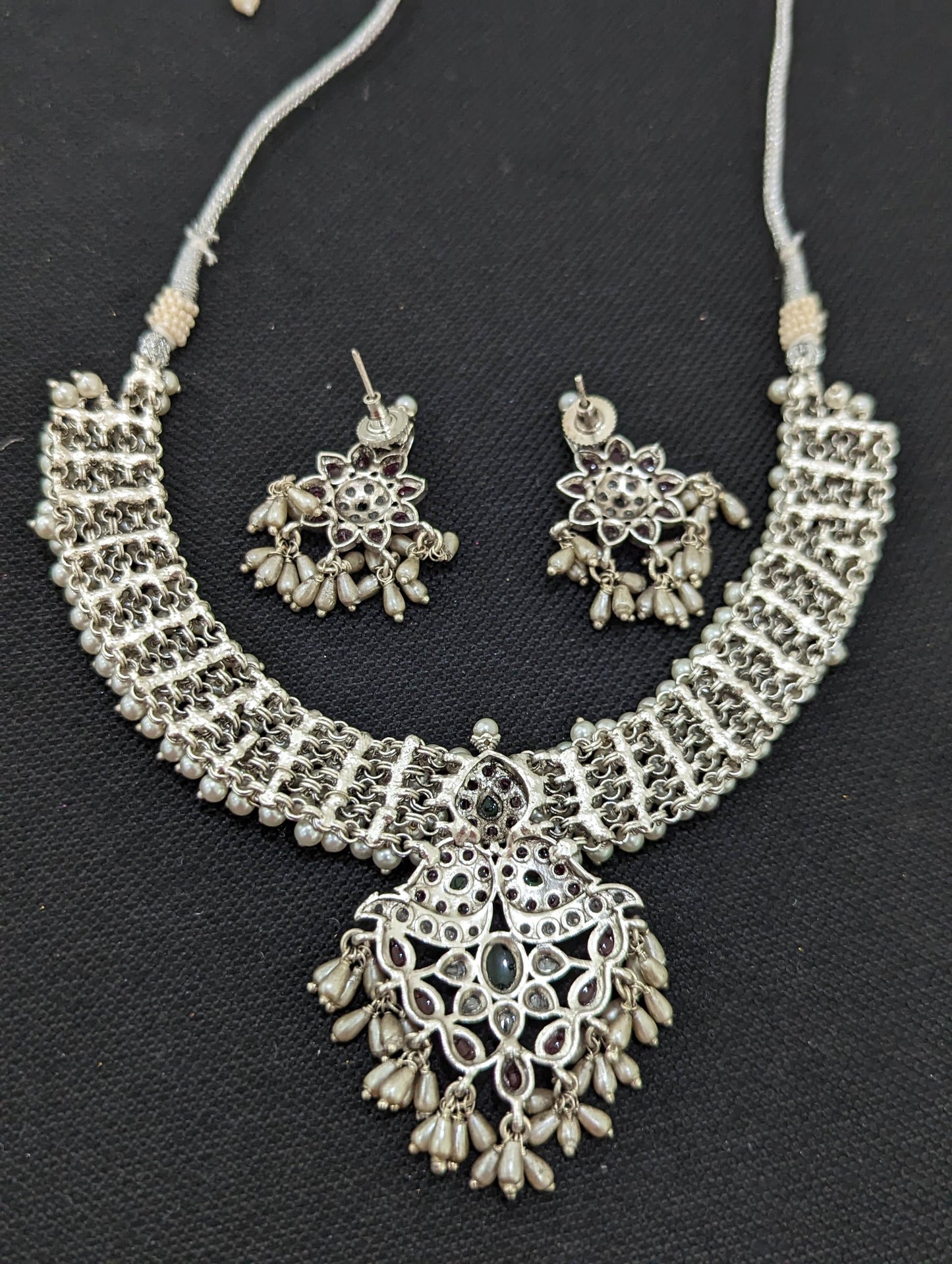 Rhodium Silver Pearl necklace and earrings set - design 2