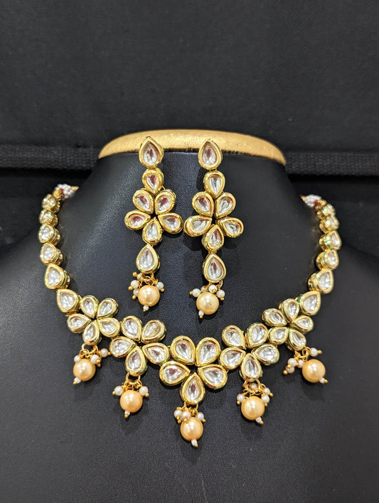 Simple Kundan Choker Set