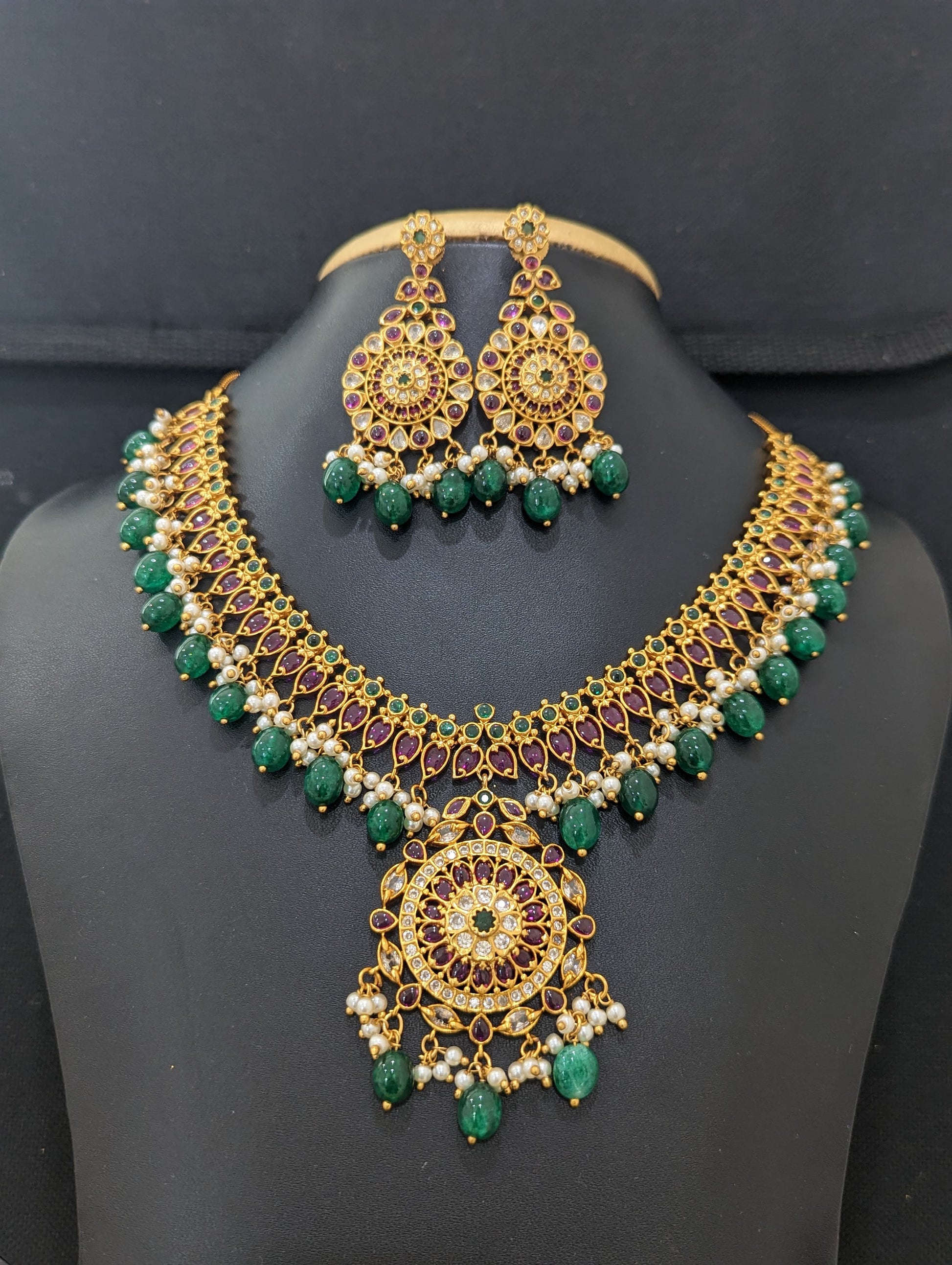 Kemp stone Bead dangle Broad Choker Necklace and Earrings set