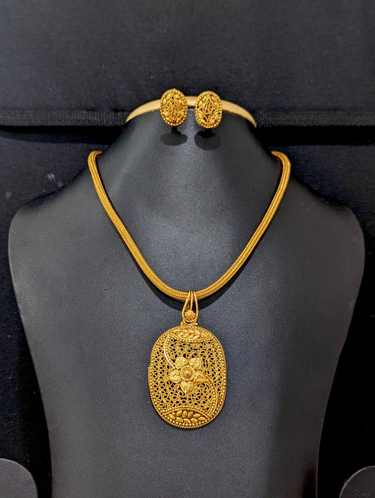 Gold look alike Pendant and Earrings Set - Design 2
