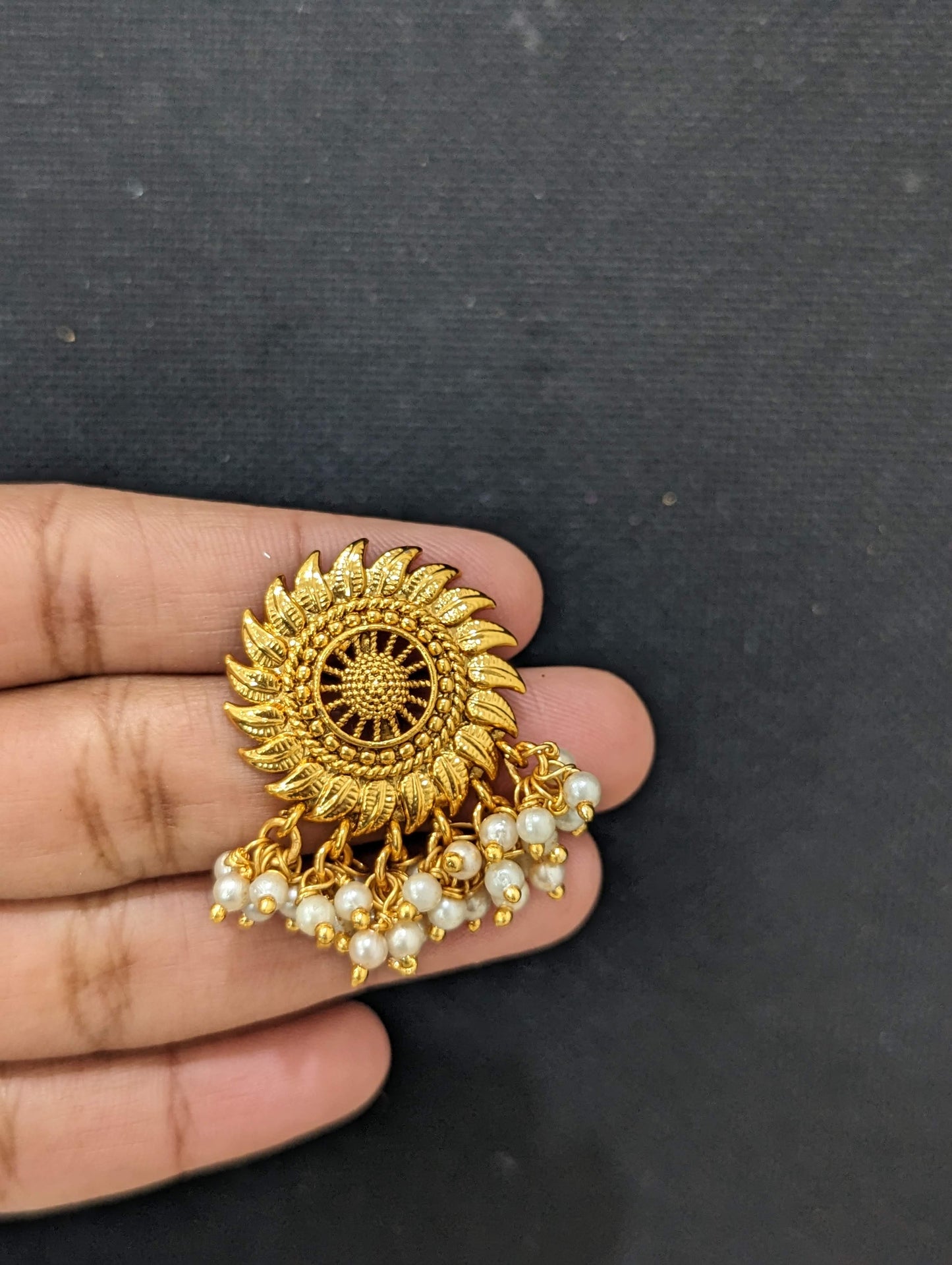 Pearl cluster bead dangling Round stud earrings