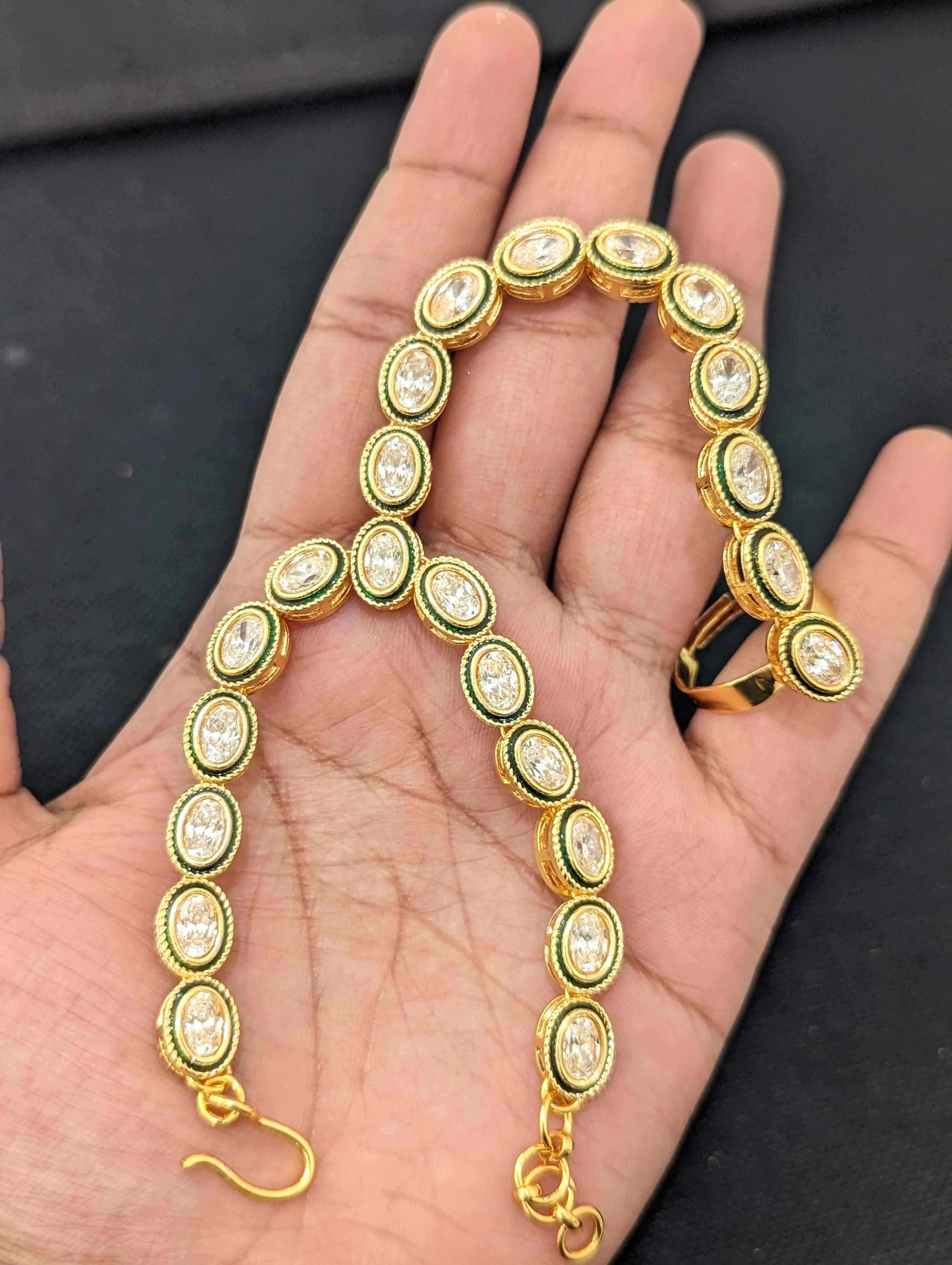 Oval Link Chain Bracelet in 18K Yellow Gold, 17mm | David Yurman