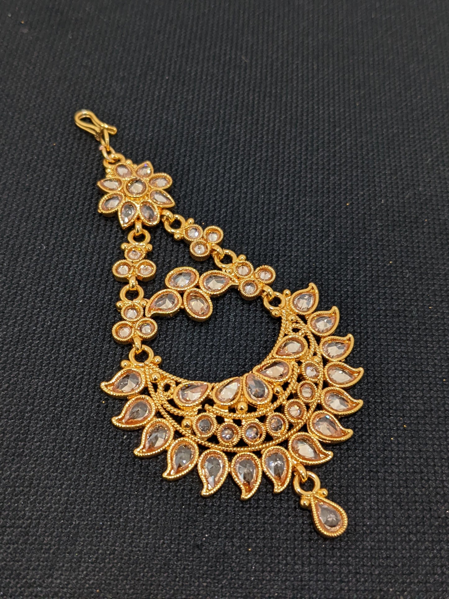 Gold plated necklace with earrings and tikka Our prices are in US