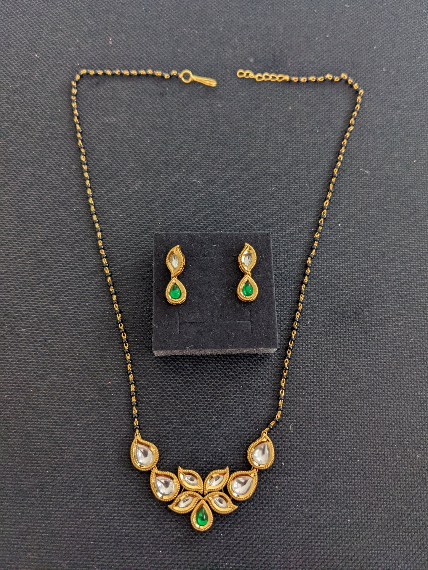 Mangalsutra - Kundan Pendant and Earrings set - Single strand chain - Design 3