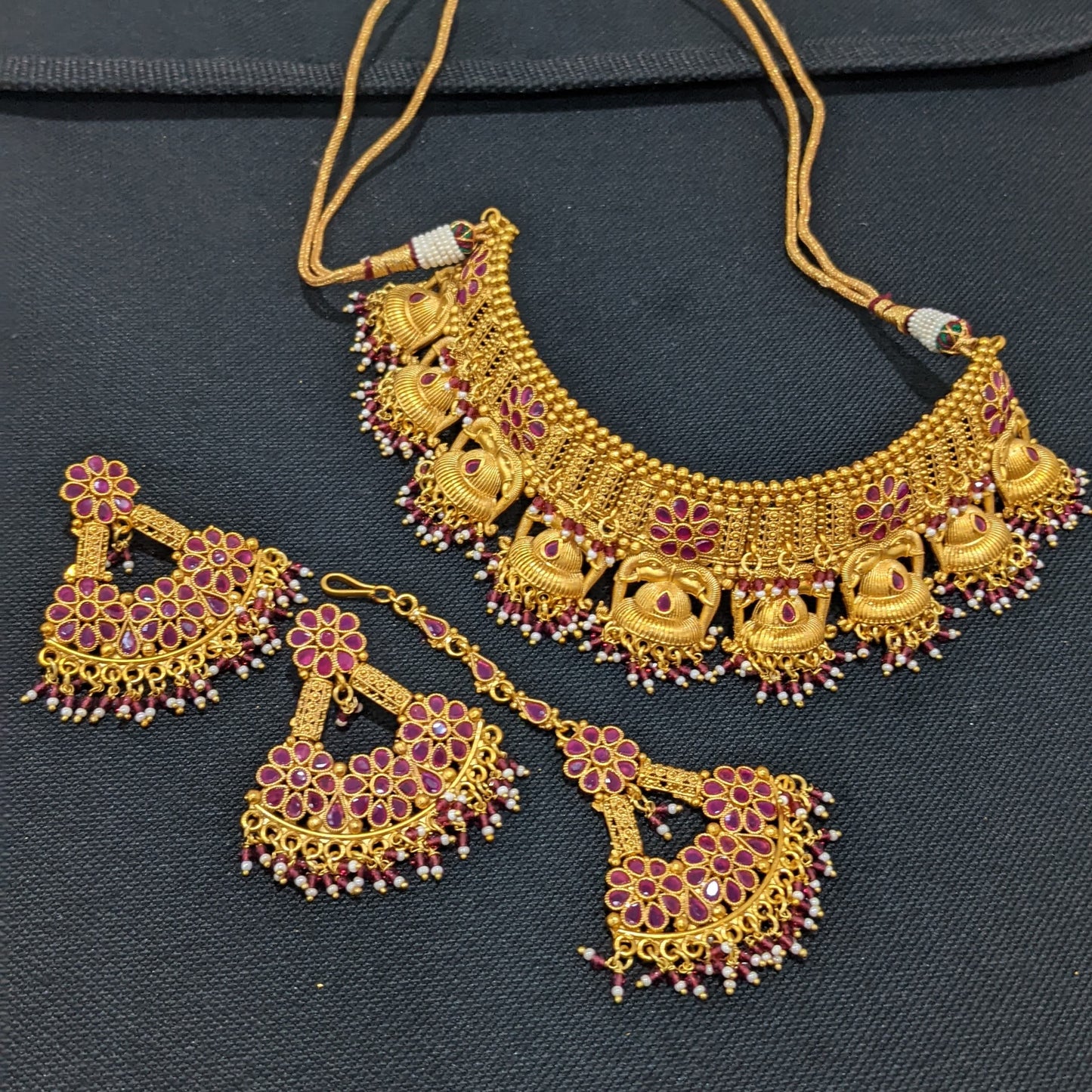 Dual Elephant design Rajwadi polish Broad Choker Necklace and Earrings set