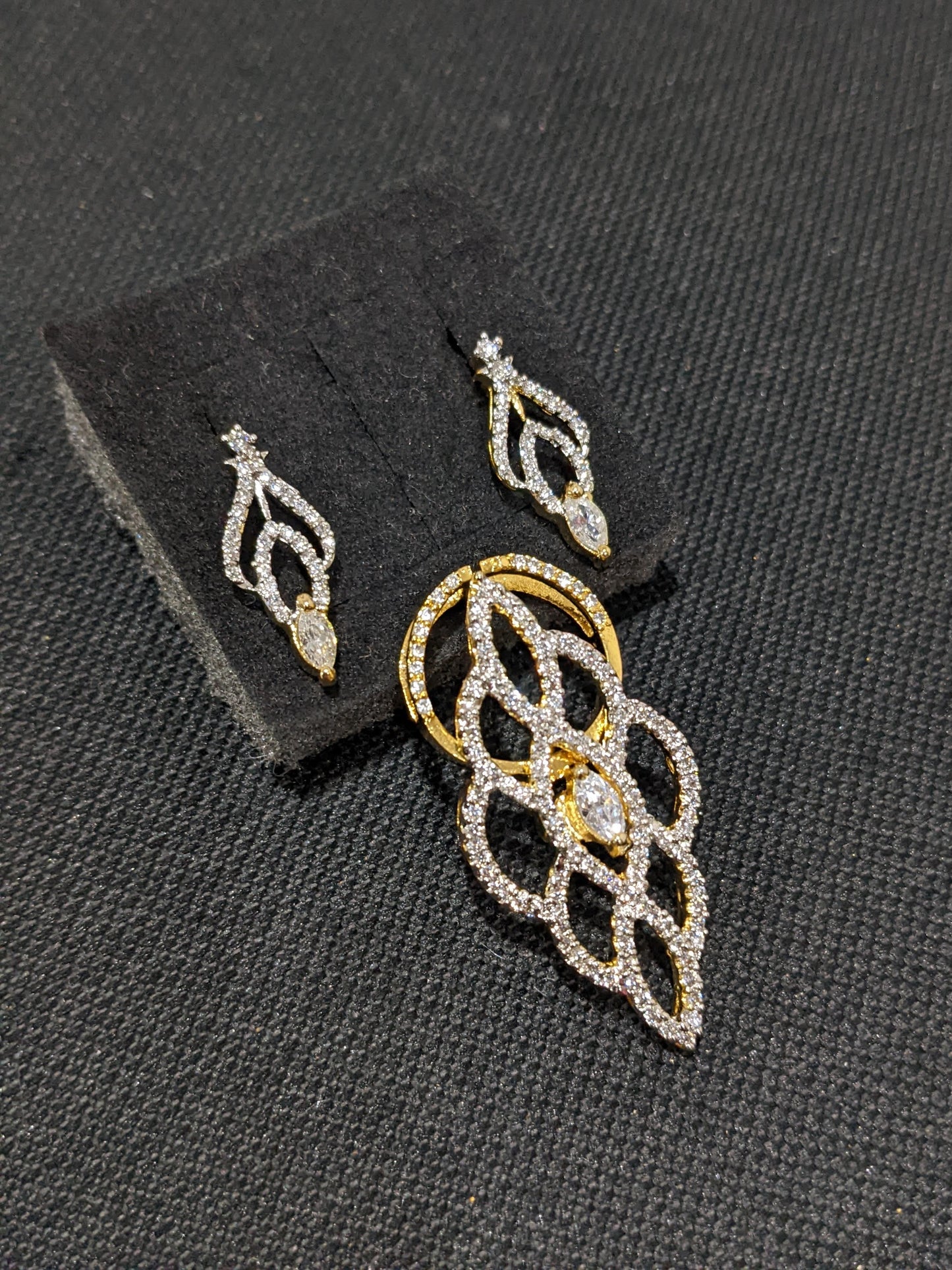Elongated Teardrop design Pendant and Stud Earrings Set