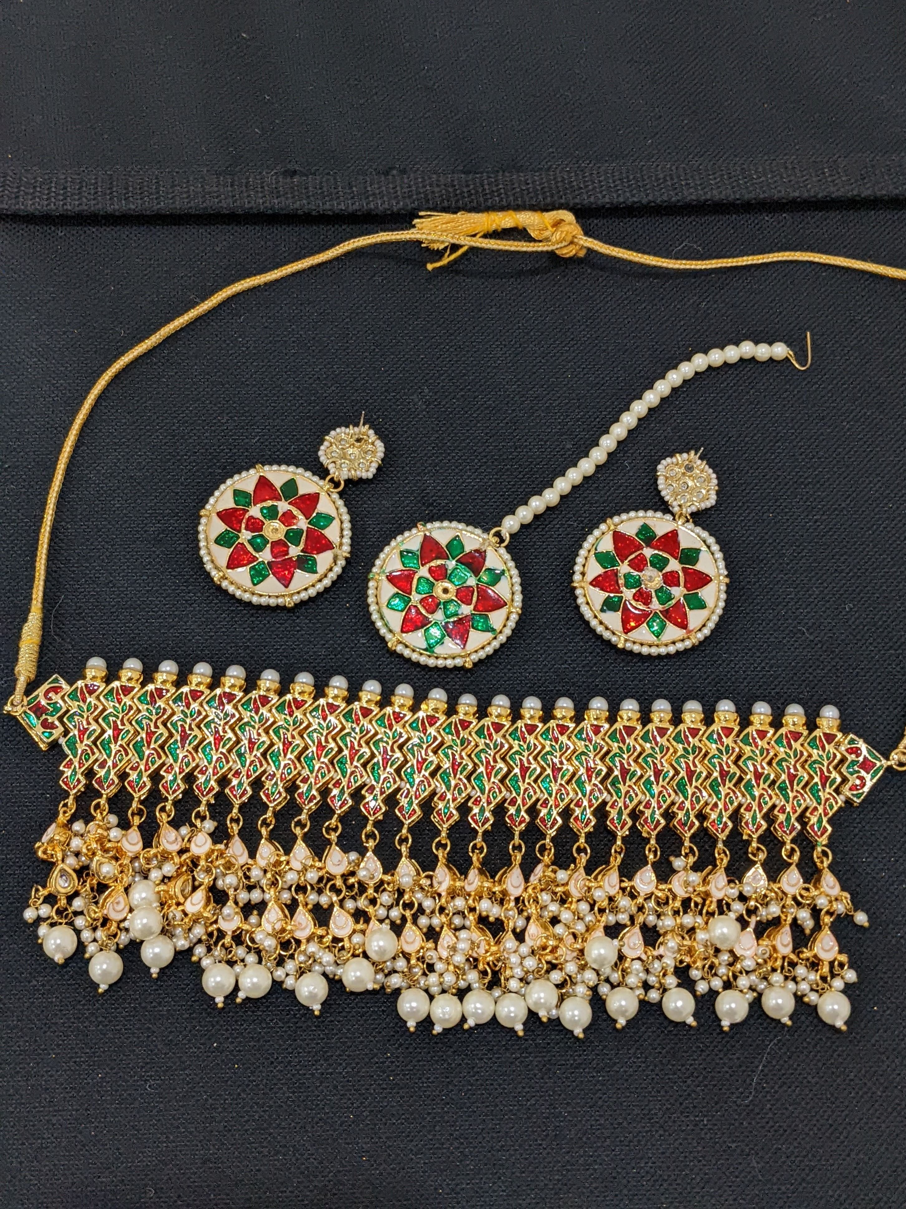 Antique Choker Necklace With MehndiPlating 219164 at Rs 2590/set | एंटीक  चोकर नेकलेस in Mumbai | ID: 2853442566597