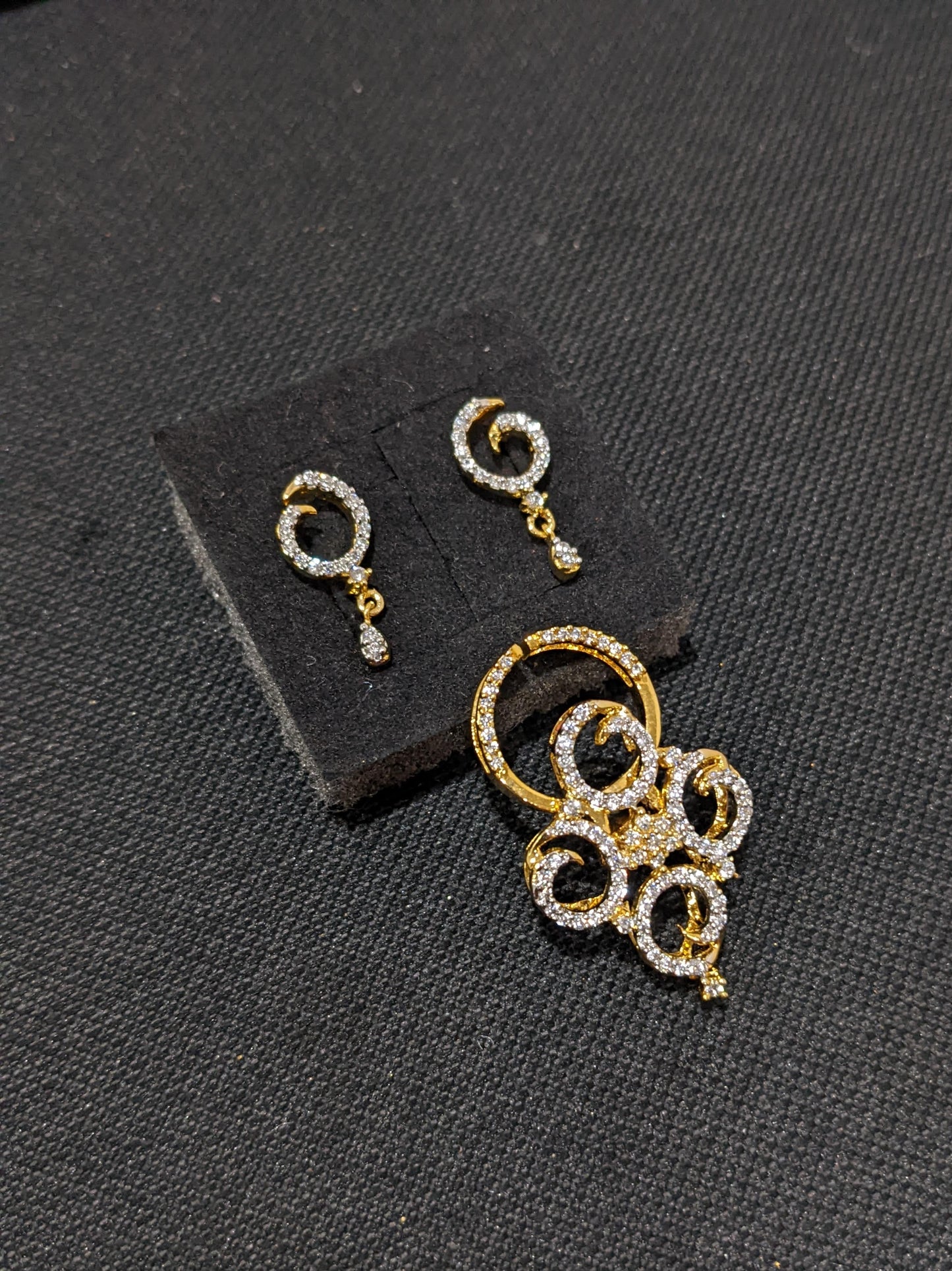 Curly design Small Pendant and Stud Earrings Set